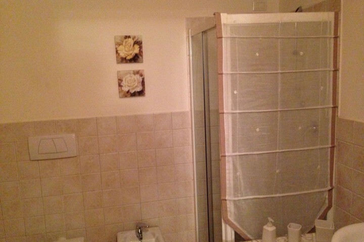Room 16 of 36