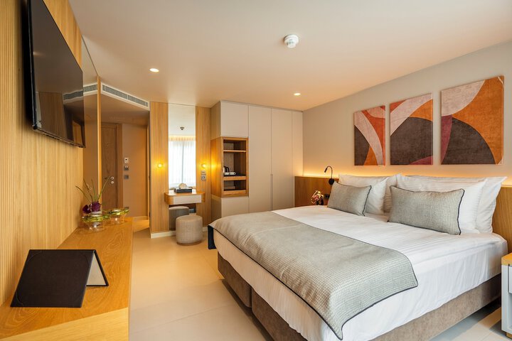 Room 42 of 112