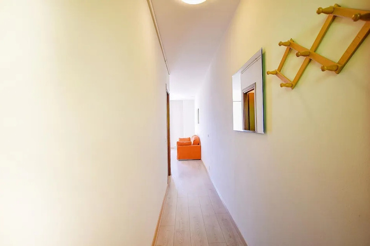 Room 10 of 20