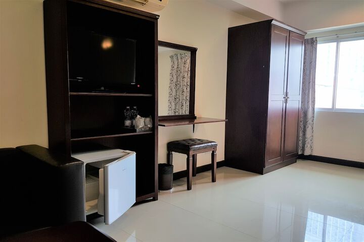 Room 15 of 49