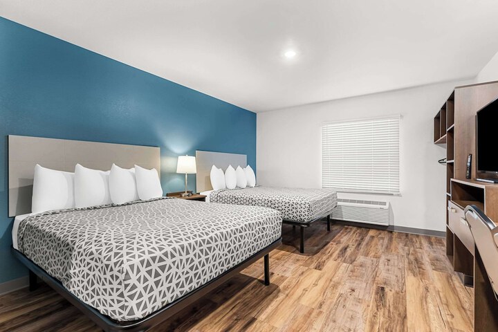 Suite Queen Bed (29 of 41)