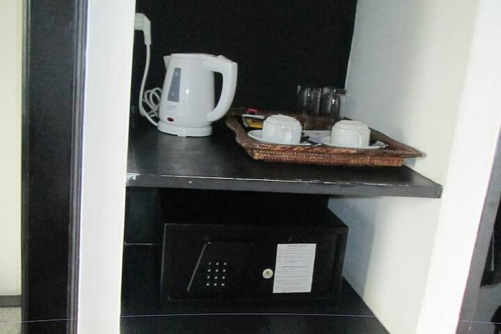 Room 6 of 61