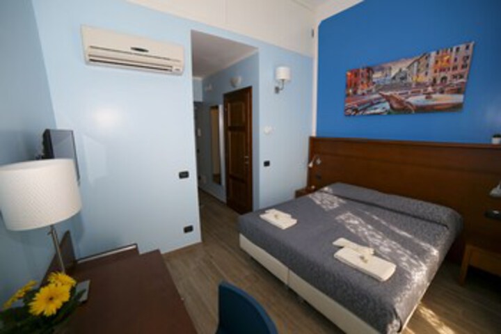Room 18 of 37