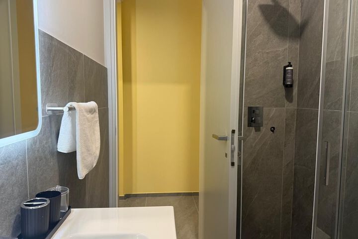 Room 60 of 104