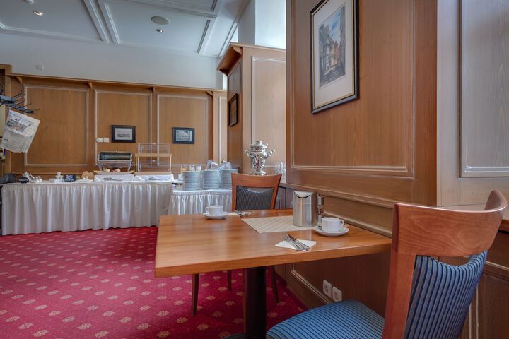 Breakfast/Coffee Service 28 of 62