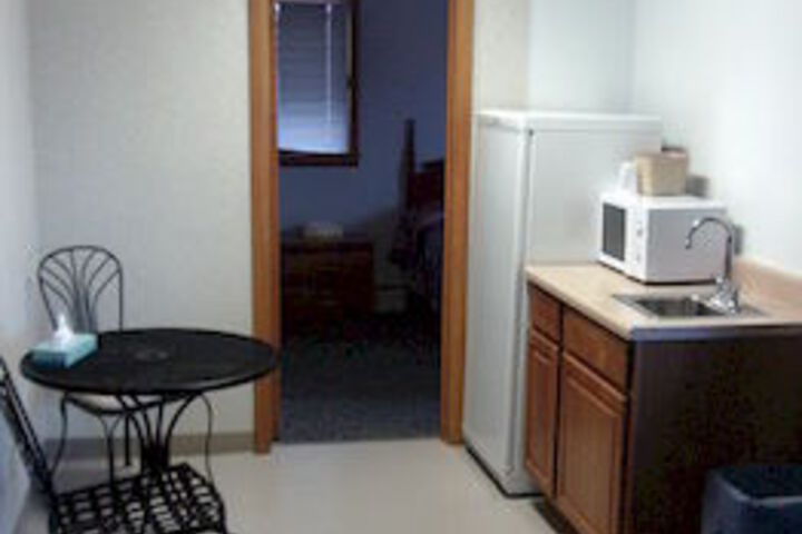 Room 8 of 12