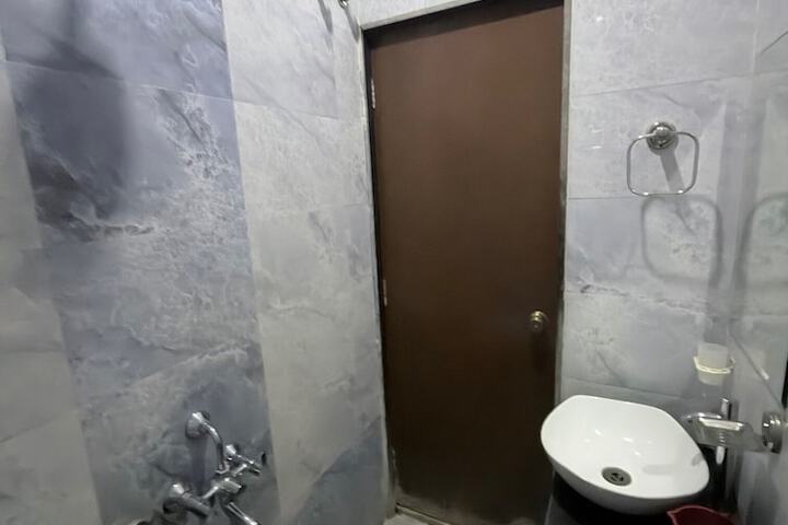 Room 14 of 21