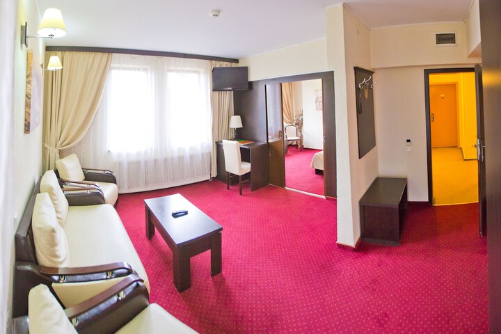 Room 35 of 106