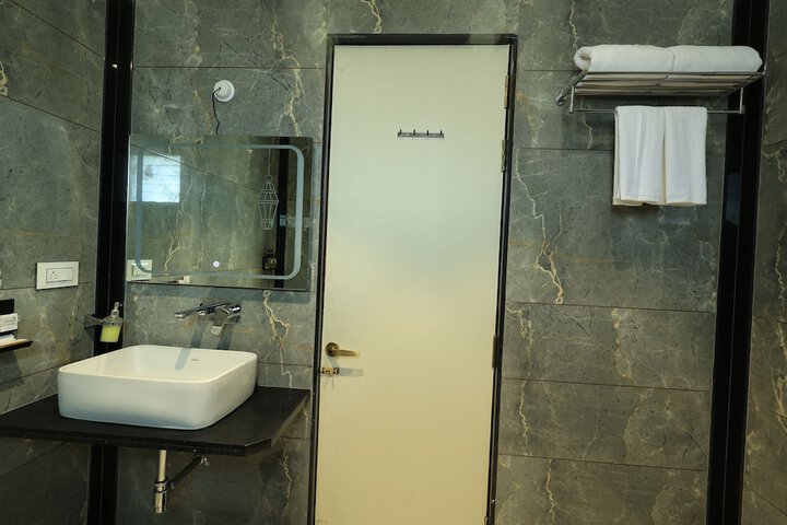 Room 47 of 75