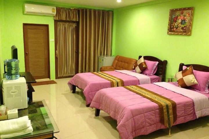 Room 11 of 24