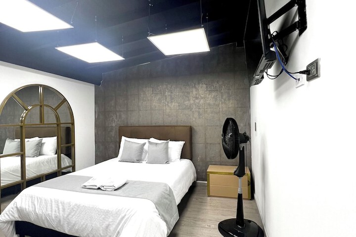Room 30 of 87