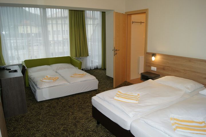 Room 20 of 141