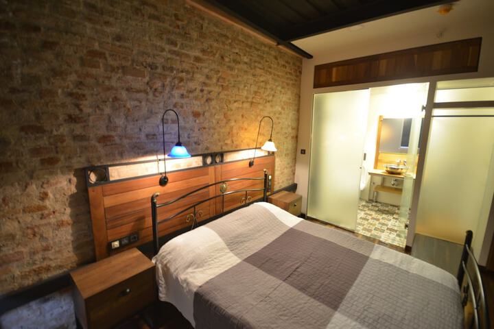 Room 7 of 40