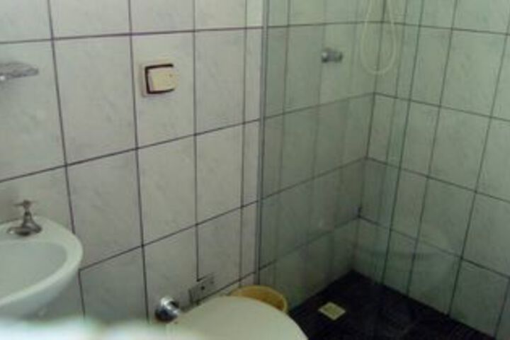 Room 3 of 34