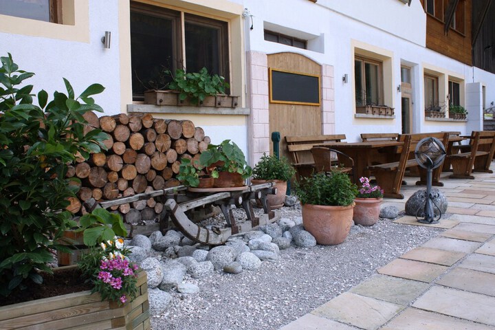Hotel Exterior 57 of 73