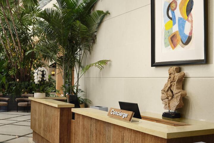 Concierge desk