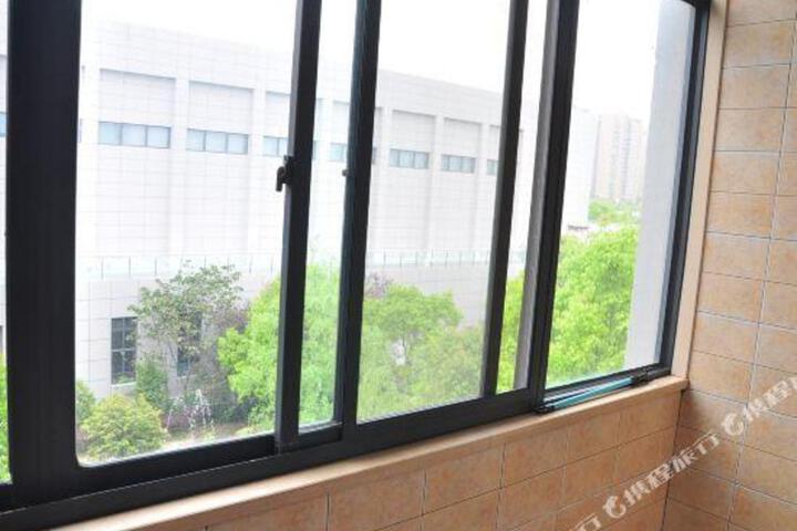 Ningbo Sports Hotel (Beilun Yintai Branch)
