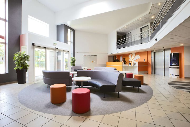 Guest Lobby