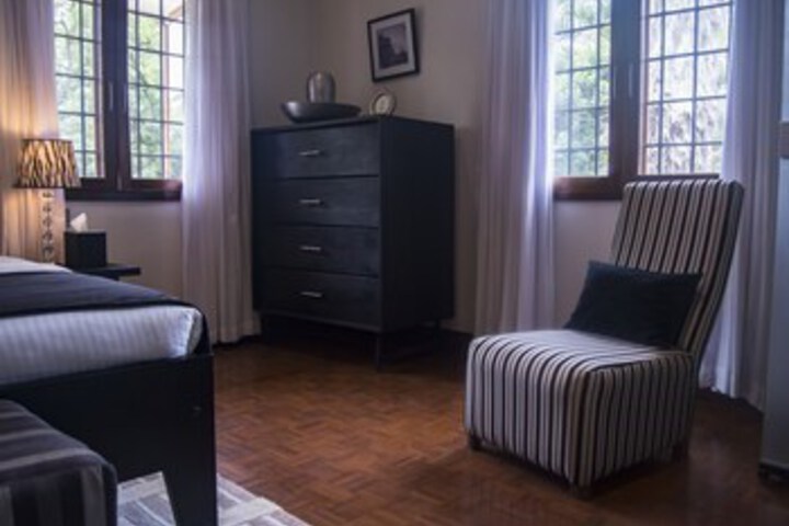 Room 30 of 33