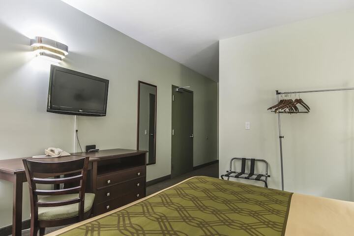 Room 6 of 36