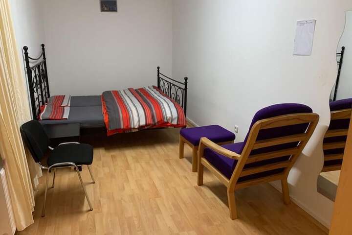 Room 11 of 29