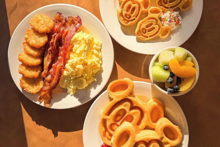 Breakfast buffet