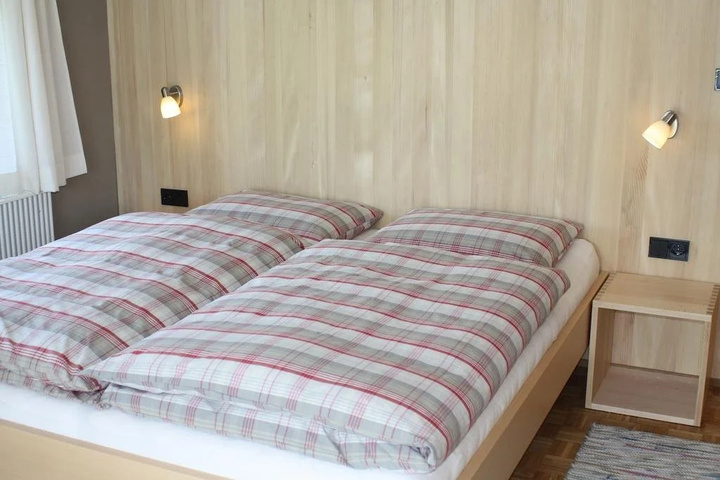Room 3 of 8