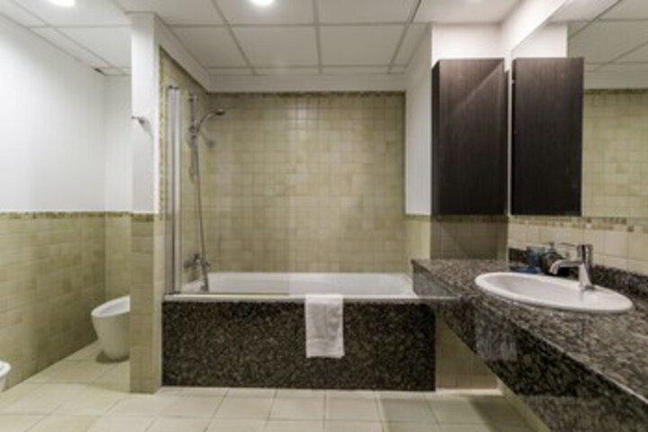 Room 7 of 28