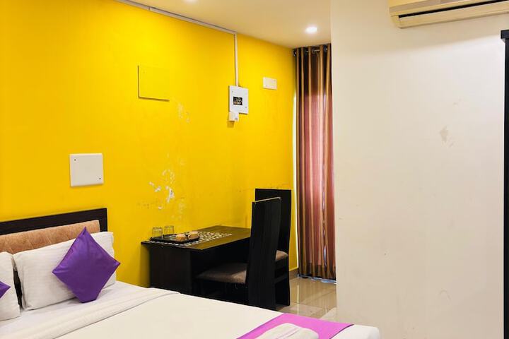 Room 2 of 31