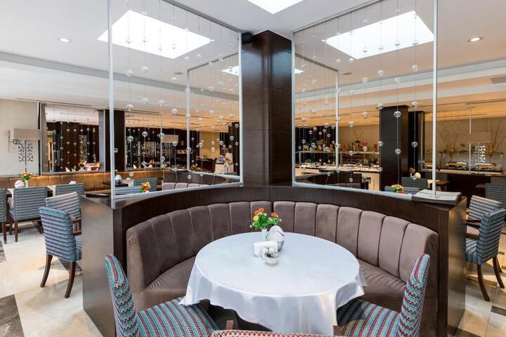 Dining 63 of 111
