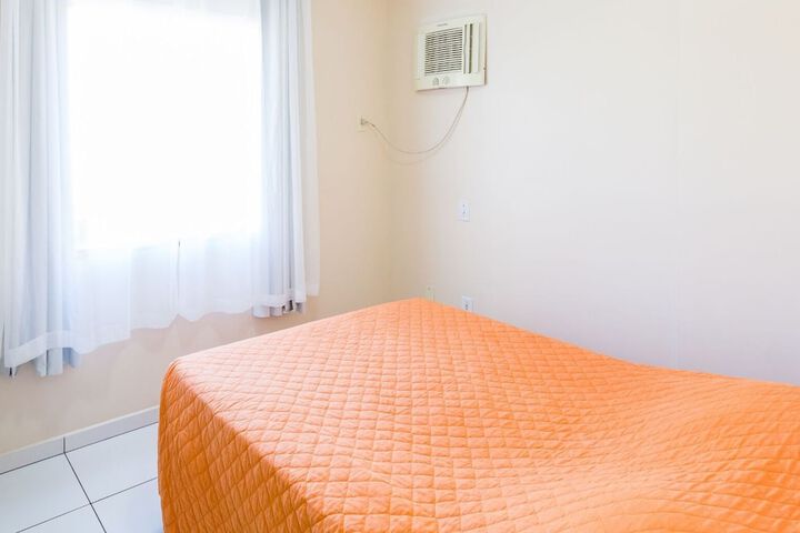 Room 2 of 32