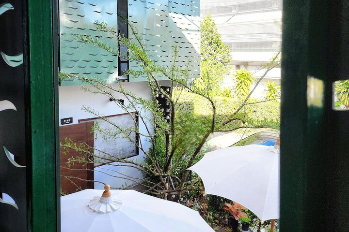 Hotel Exterior 27 of 34