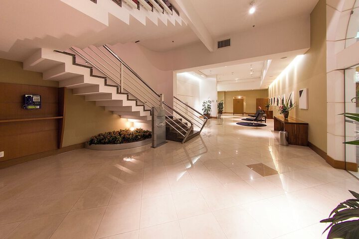 Ballroom/Hall 73 of 96