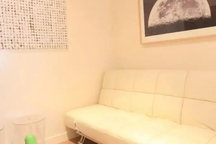Room 13 of 23