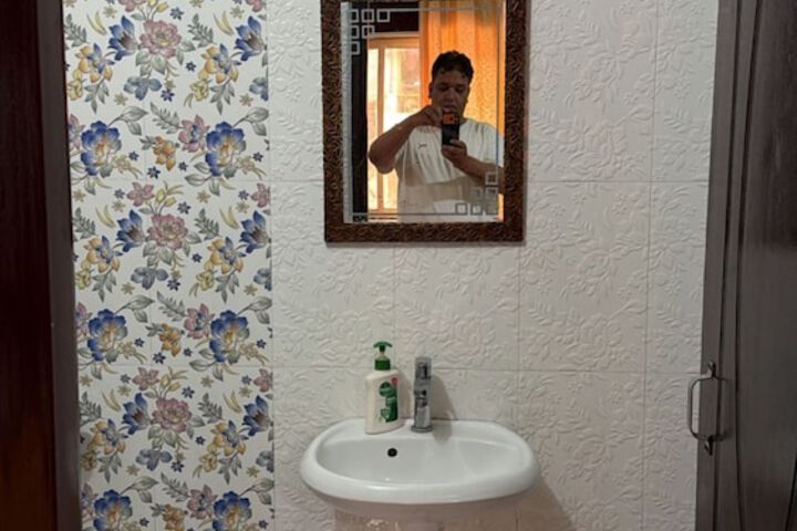 Room 11 of 21