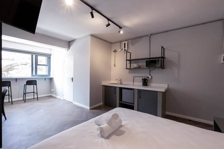 Room 15 of 42