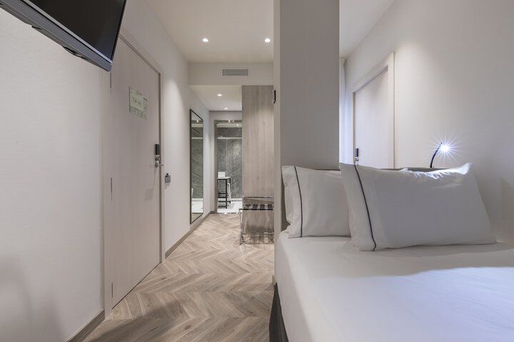 Room 30 of 68