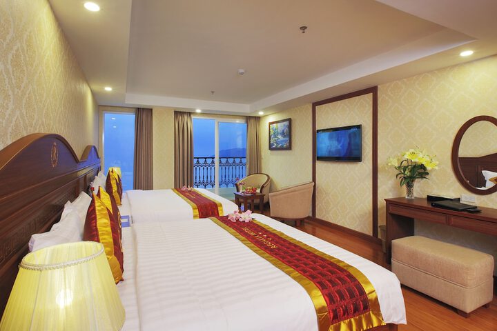 Room 9 of 73