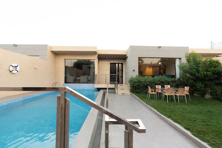Pool 9 of 12