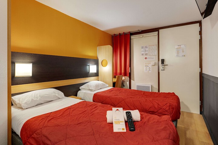 Room 7 of 30