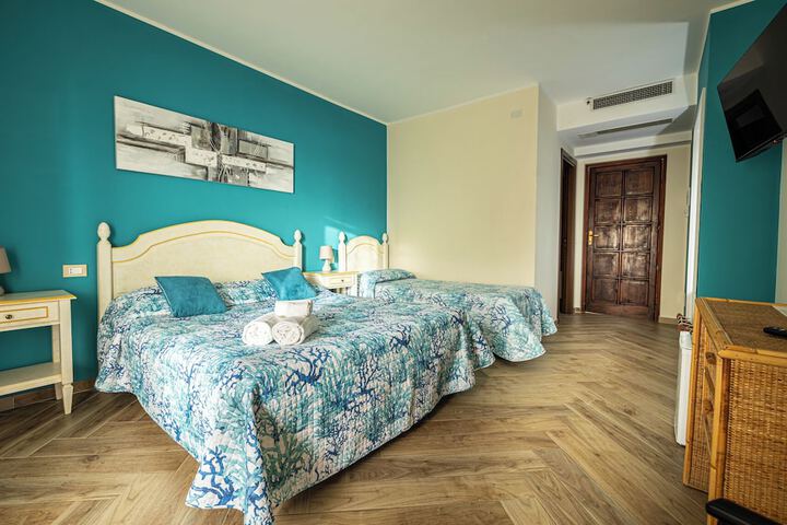 Room 12 of 41