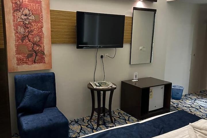 Room 19 of 33