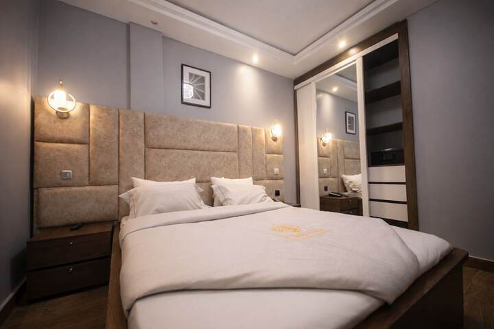 Room 27 of 170
