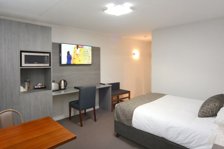 Room 16 of 60