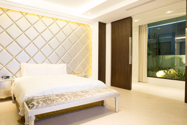 Room 9 of 55