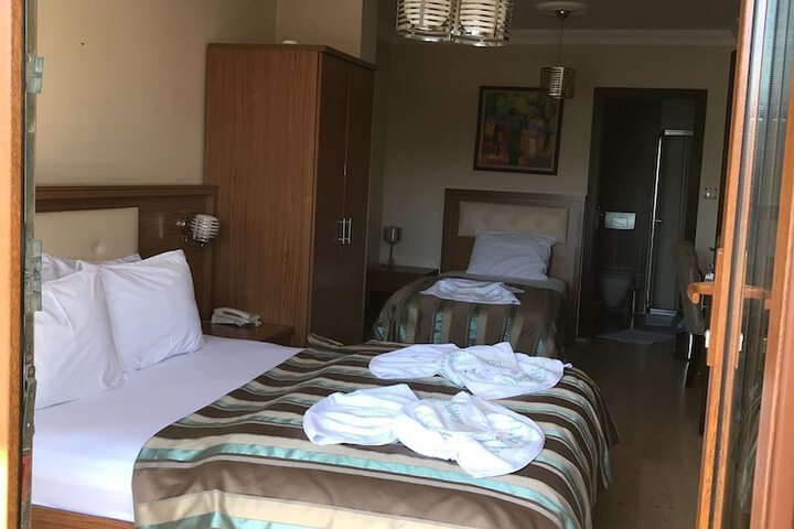 Room 6 of 26
