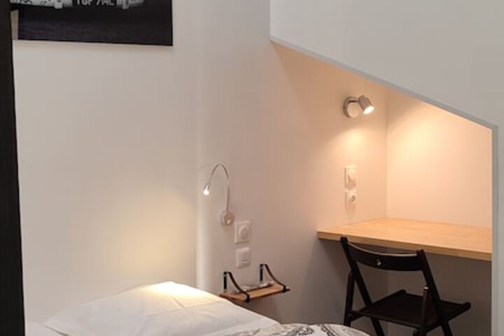 Room 32 of 67