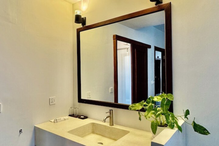 Room 42 of 76