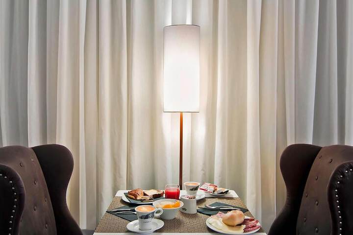 Breakfast/Coffee Service 22 of 47