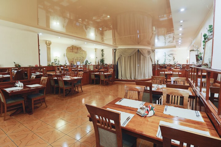 Dining 79 of 88